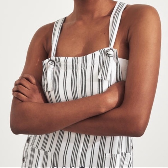 Hollister Summer-soft Relaxed Fit Overalls - Picture 4 of 5